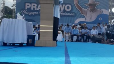 “Antusiasi Masyarakat Kedatangan Capres No urut (2) Pak Prabowo-Gibran Lapangan Koni Manado”