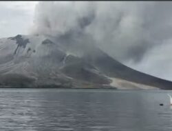 Pemkab Minahasa Utara Menghimbau Masyarakat Yang Beraktivitas diluar Rumah Tetap Waspada Akibat Erupsi Gunung Ruang