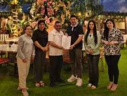 Sekertaris DPW PPP Sulut, Madzhabullah Resmi Serahkan SK BI KWK Kepada Calon Bupati Mitra Stenly Tjanggulung