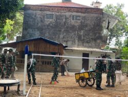 TNI Rayakan HUT Ke-79 dengan Karya Bakti Pembersihan di Musholla Al-Hidayah