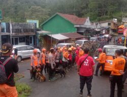PMI Kota Pekalongan Kirim Tim Relawan dan Bantuan untuk Bencana Longsor di Petungkriyono