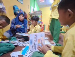 Kreatif! TK ABA Pesindon Sulap Kardus Tak Terpakai Jadi Media Pembelajaran Literasi