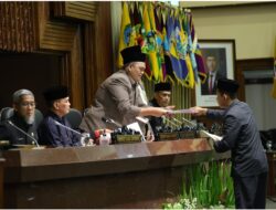 Rapat Paripurna DPRD Jateng: Raperda BPR Syariah & Raperda Kemiskinan