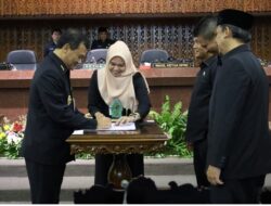 DPRD Jateng dan Gubernur Tandatangani Nota Kesepakatan Perubahan KUA-PPAS APBD 2025