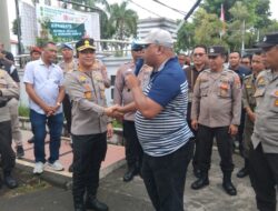 Kapolres Bitung Pimpin Pengamanan Aksi Damai dengan Humanis