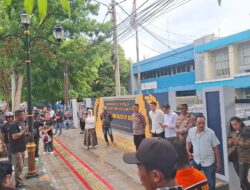 Polres Bitung kawal Aksi Damai Peringatan Hari HAM Sedunia dengan Humanis